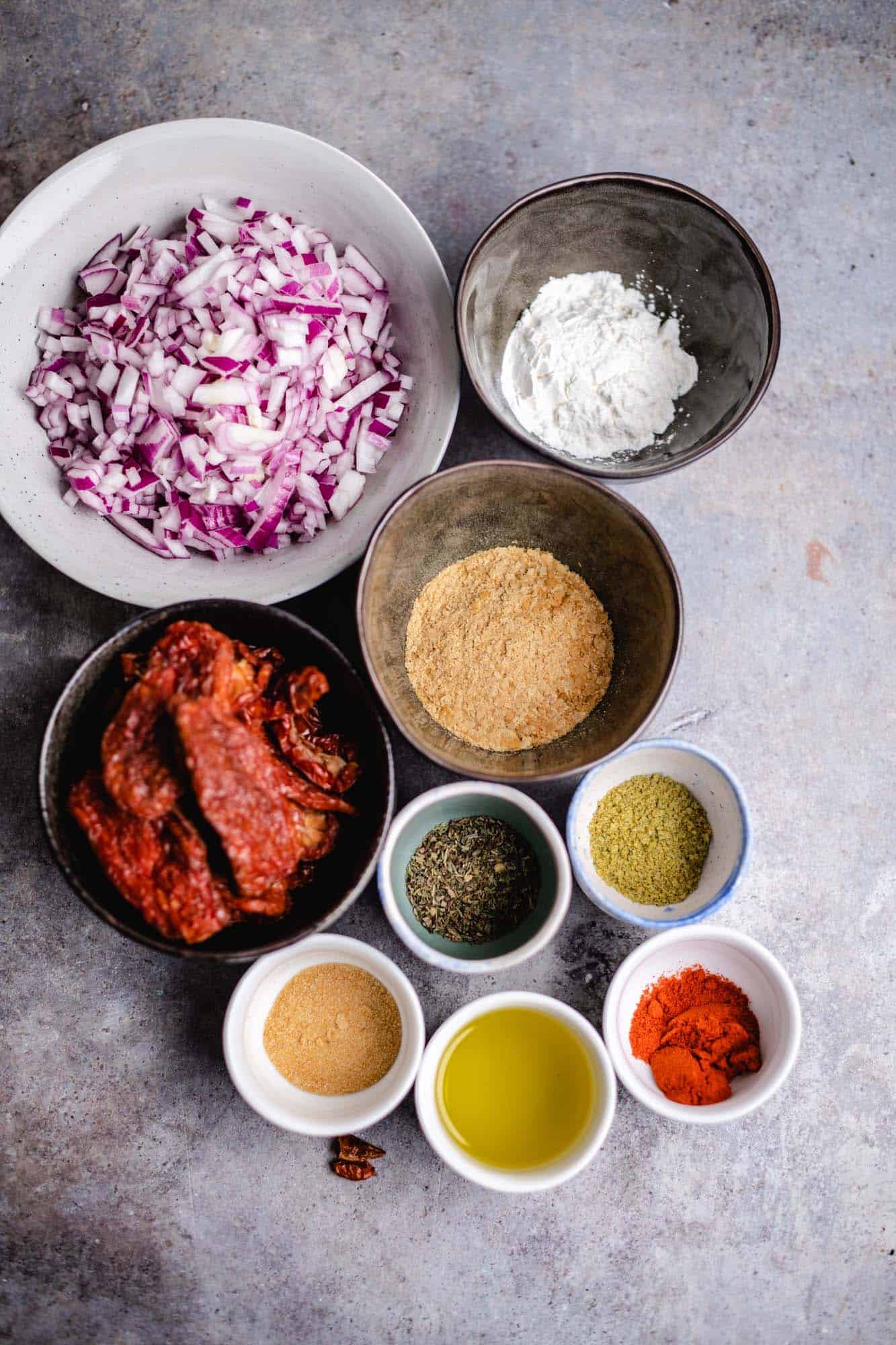 Pasta mit sonnengetrockneten Tomaten — VEGANE VIBES Pasta mit sonnengetrockneten Tomaten — VEGANE VIBES