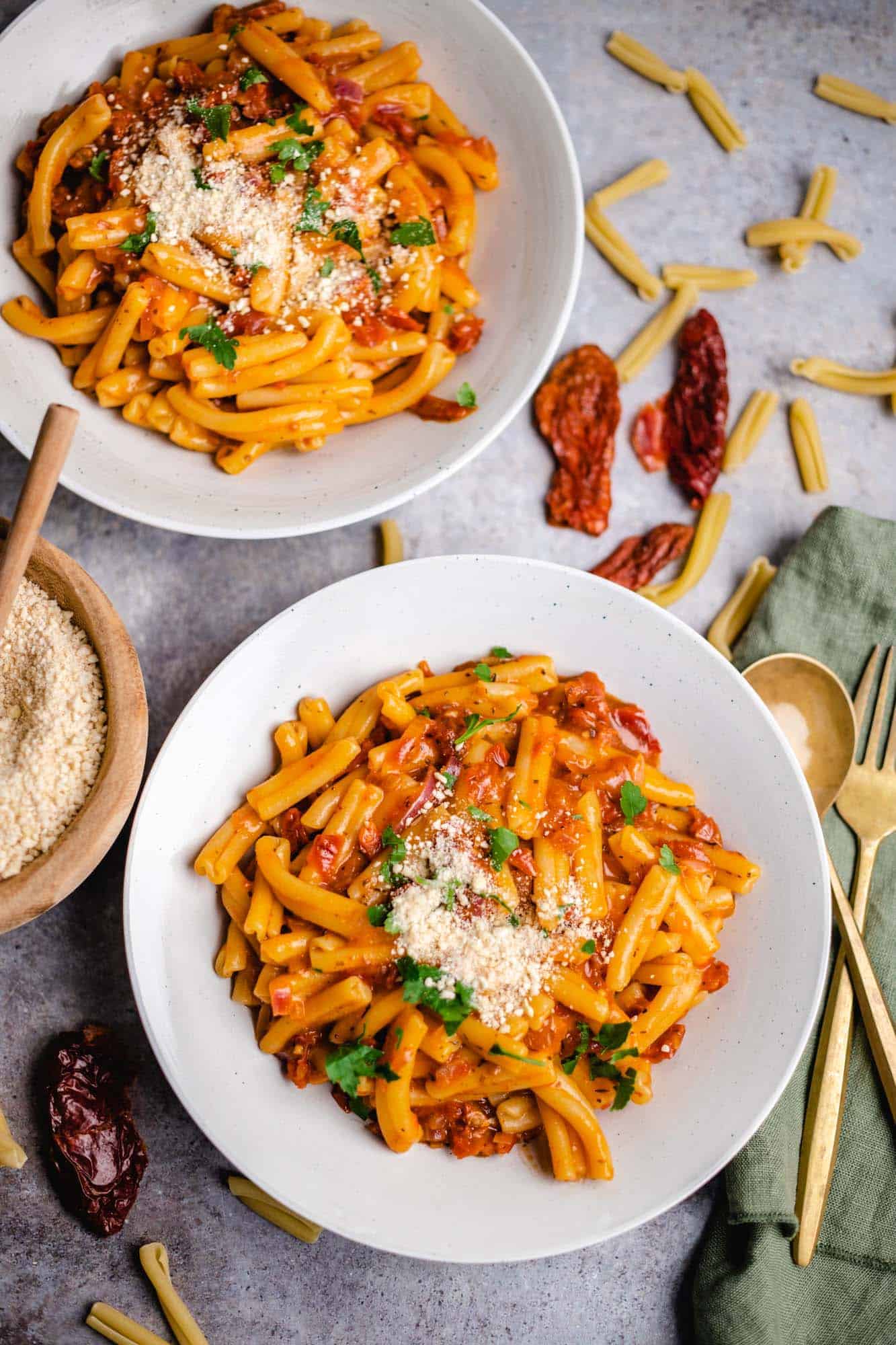 Pasta mit sonnengetrockneten Tomaten — VEGANE VIBES
