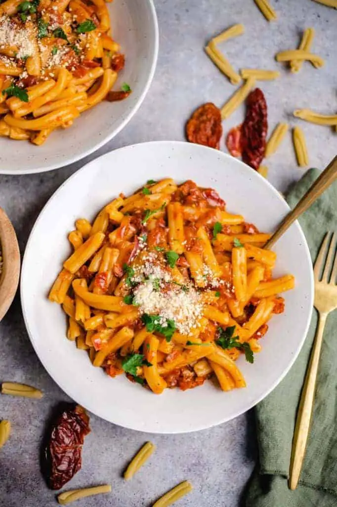 Pasta mit sonnengetrockneten Tomaten (vegan)