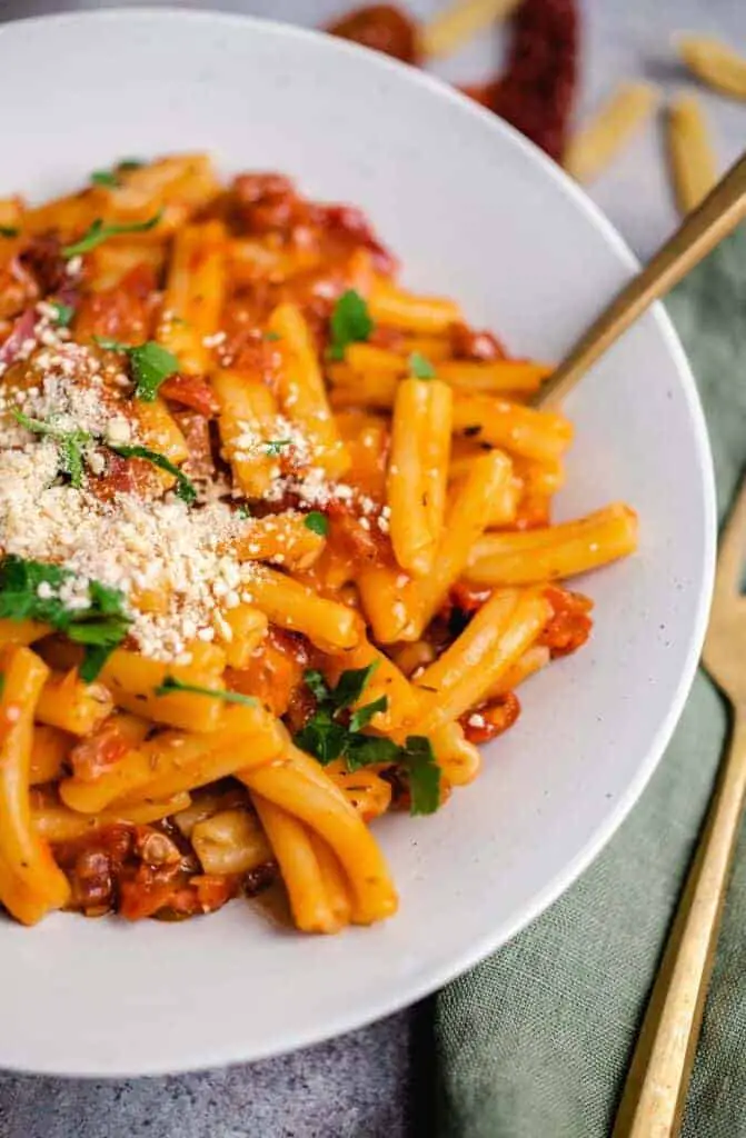 Pasta mit sonnengetrockneten Tomaten (vegan)