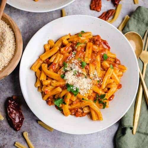 Pasta mit sonnengetrockneten Tomaten (vegan)