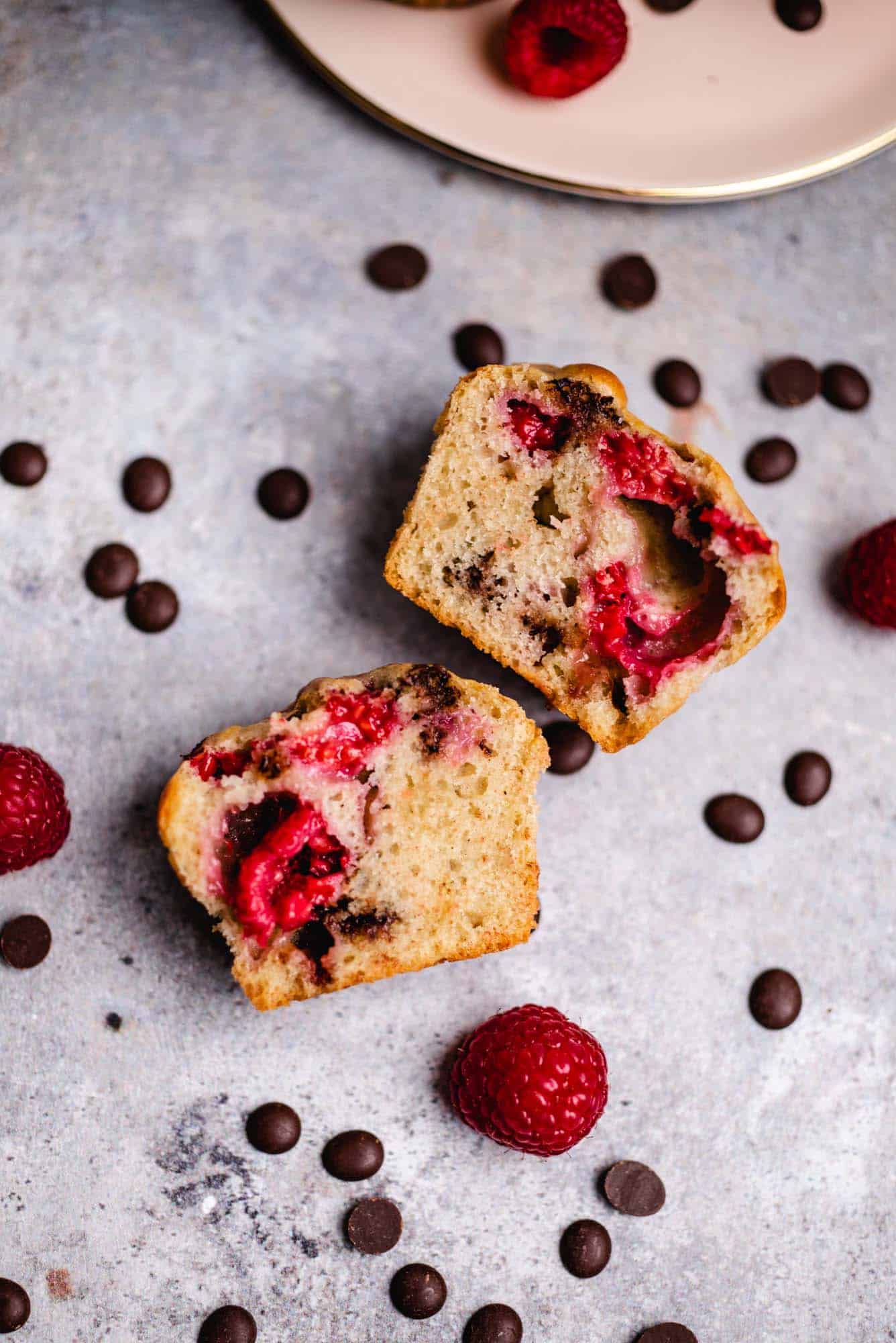 Vegane Schoko Himbeer Muffins (45 Min) — VEGANE VIBES Vegane Schoko Himbeer Muffins (45 Min) — VEGANE VIBES