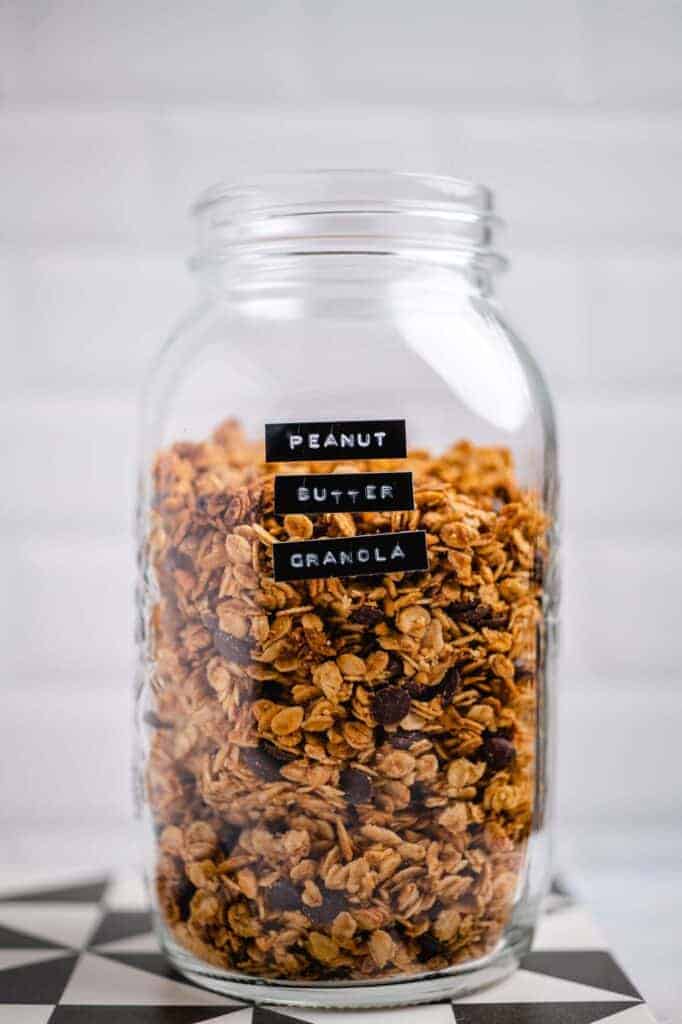 veganes Erdnussbutter Granola (glutenfrei)