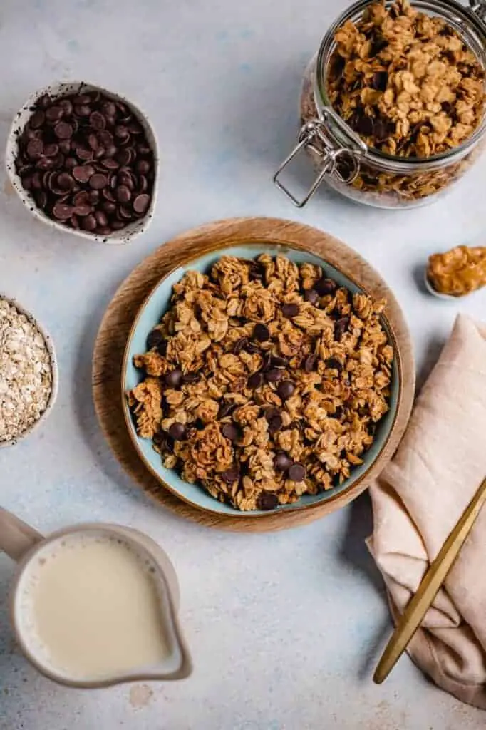 veganes Erdnussbutter Granola (glutenfrei)