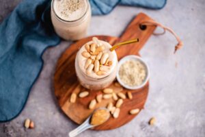 veganer Erdnussbutter Bananen Smoothie