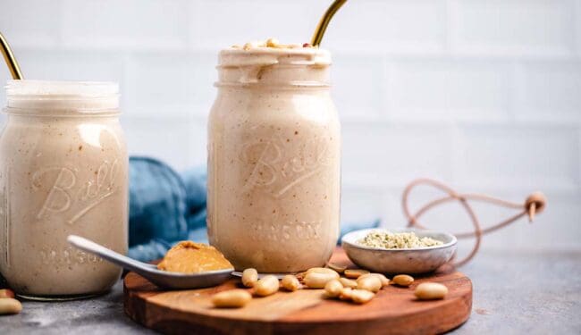 veganer Erdnussbutter Bananen Smoothie