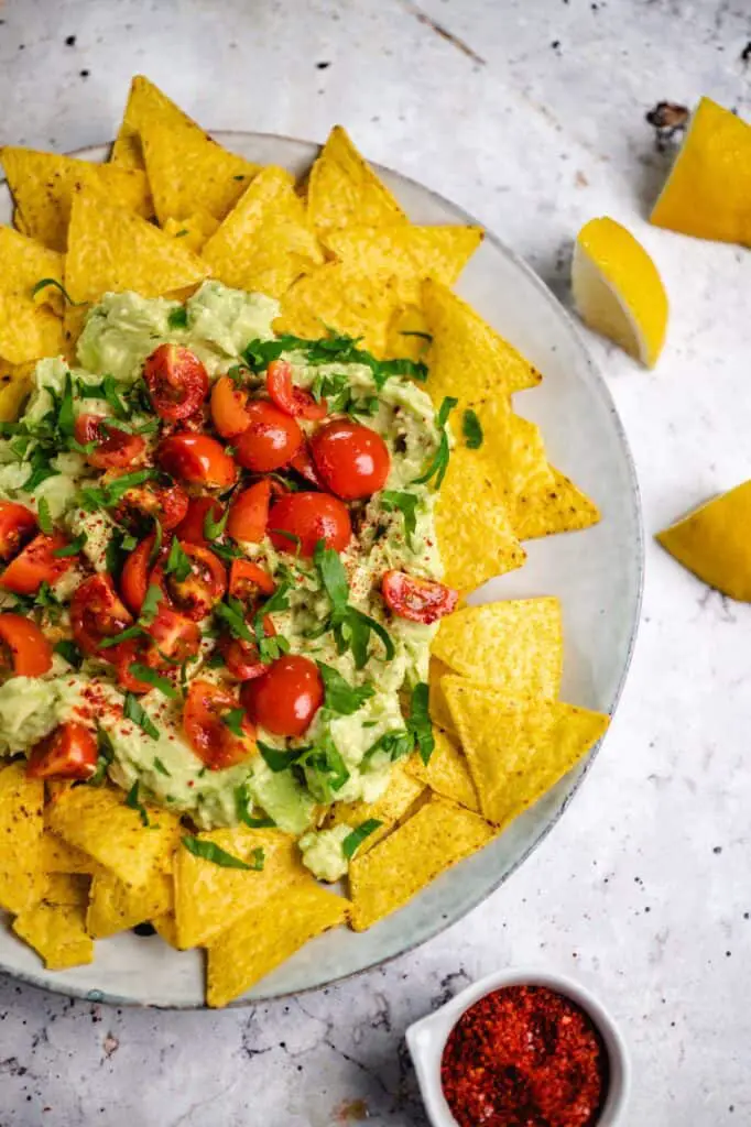 Nachos mit Avocado Tomaten Salsa (vegan, glutenfrei, ölfrei) Rezept