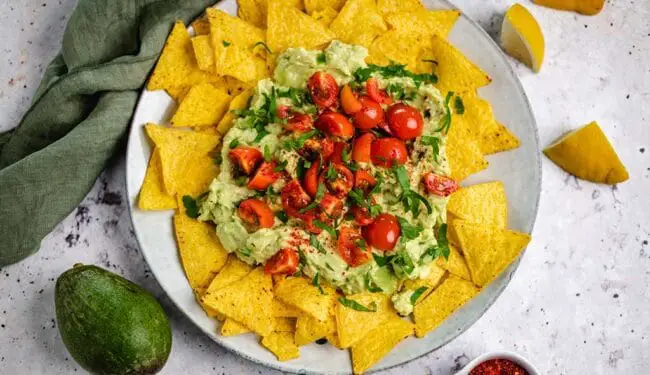 Nachos mit Avocado Tomaten Salsa (vegan, glutenfrei, ölfrei) Rezept