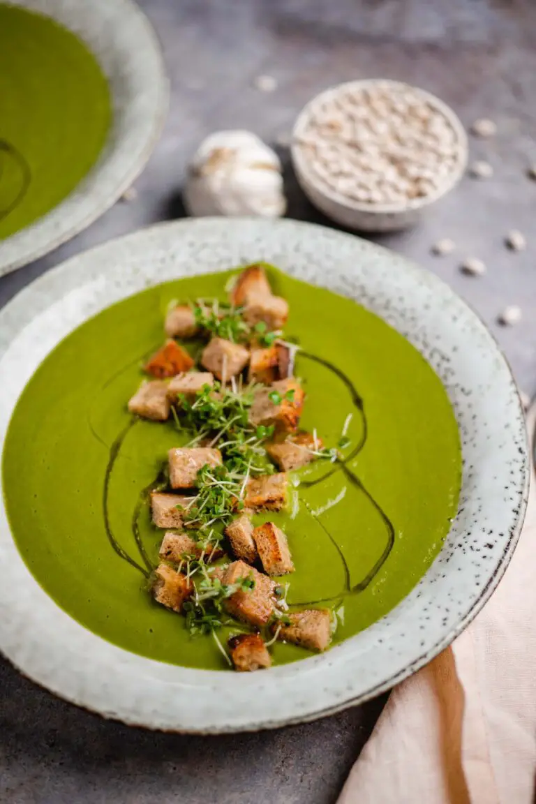 Vegane Brokkoli Spinat Suppe (25 Minuten) — VEGANE VIBES
