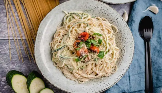 Vegane Zoodles mit Spaghetti