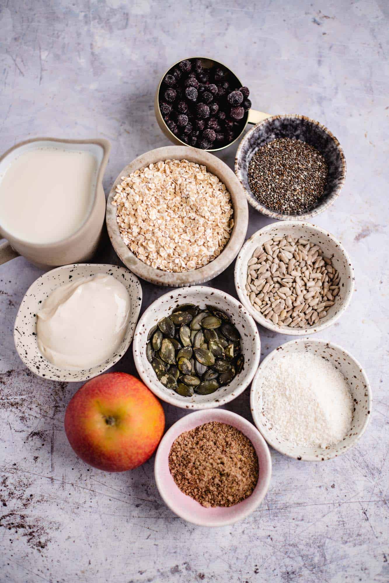 Blaubeer-Kokosnuss Bircher Müsli — VEGANE VIBES