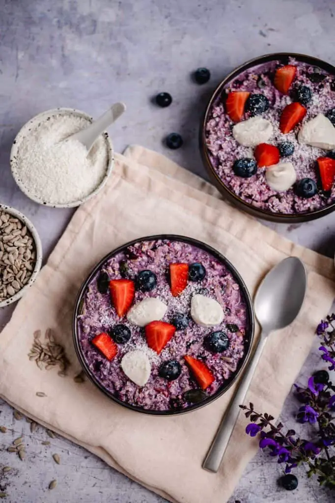 veganes Blaubeer-Kokosnuss Bircher Müsli