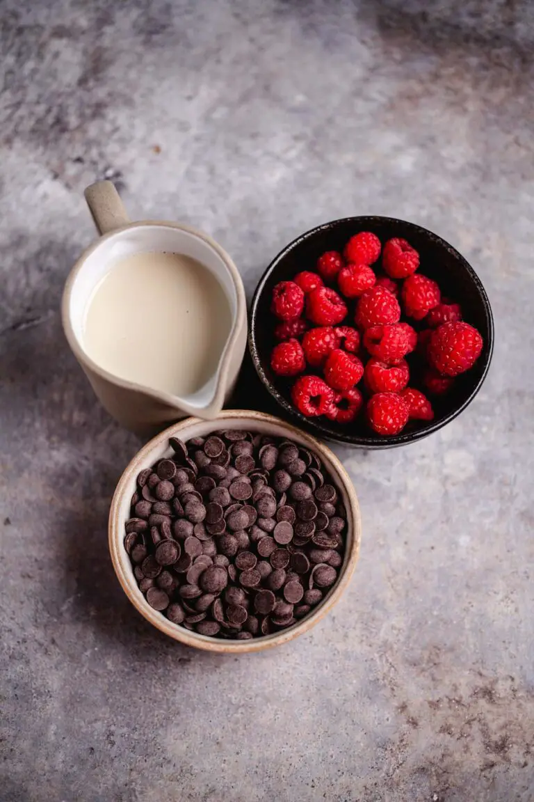 Veganes Himbeer Schoko Shortbread — VEGANE VIBES