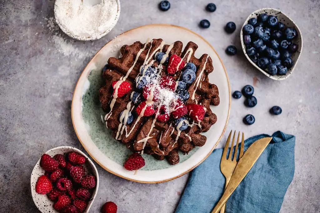 Schoko-Kokos Waffeln (glutenfrei) 30 Min — VEGANE VIBES