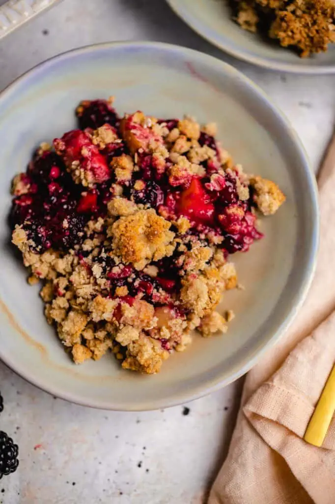 Brombeer Apfel Crumble (vegan, gf)