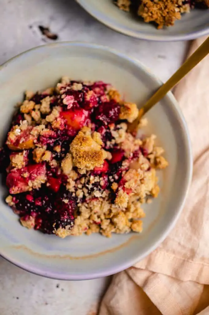 Brombeer Apfel Crumble (vegan, gf)