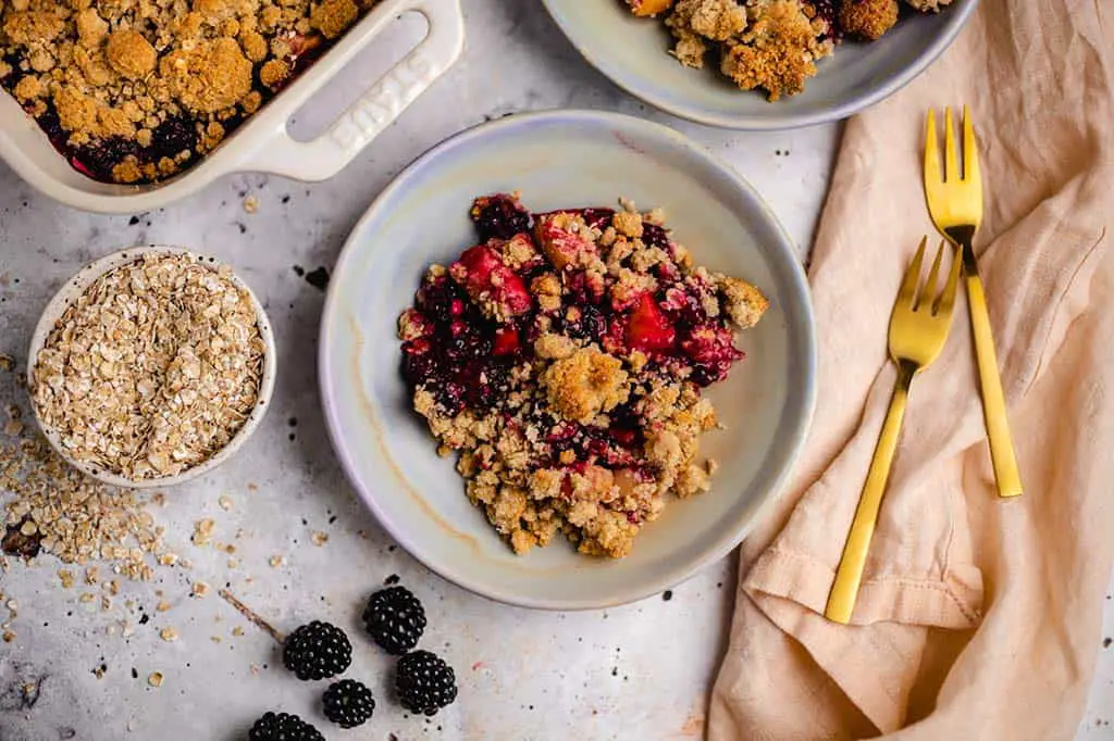 Veganes Brombeer Apfel Crumble (gf) — VEGANE VIBES