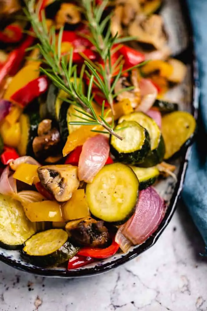 Klassisches Antipasti herstellen (vegan & glutenfrei)