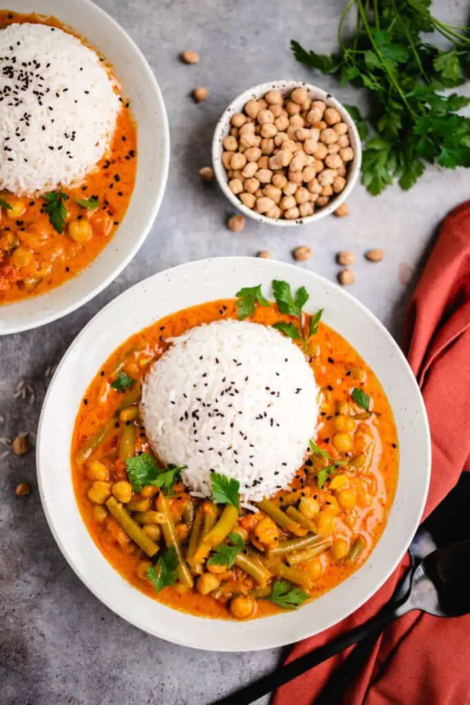 Gelbes Curry mit grünen Bohnen