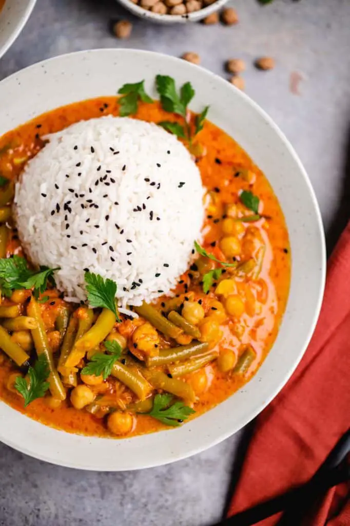 Gelbes Curry mit grünen Bohnen