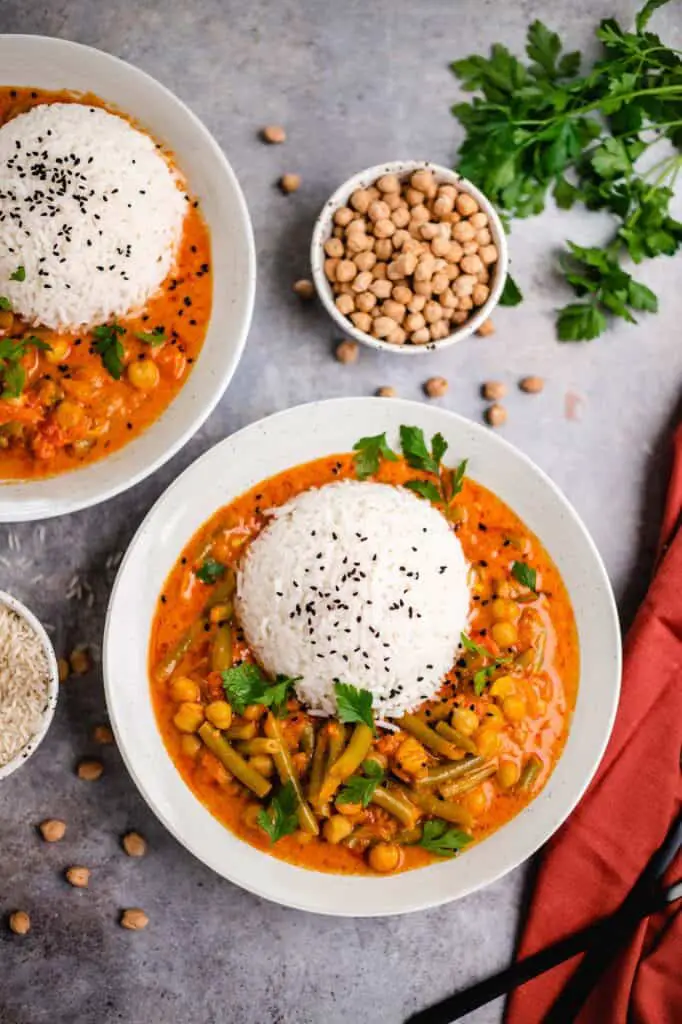 Gelbes Curry mit grünen Bohnen