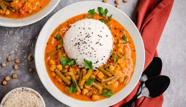 Gelbes Curry mit grünen Bohnen