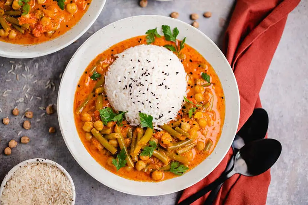 Gelbes Curry mit grünen Bohnen