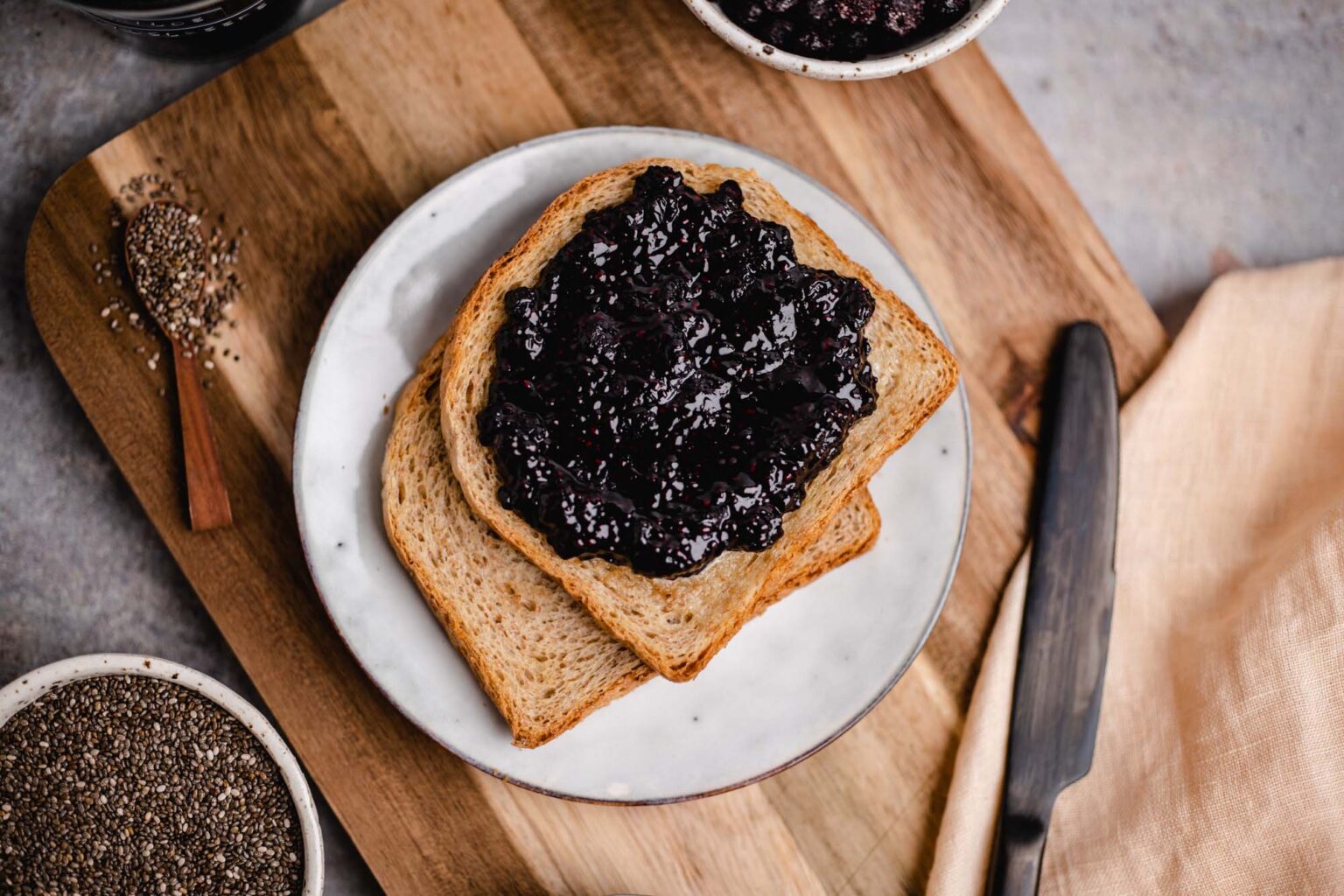 Wilde Heidelbeere Chia Marmelade (15 Min) — VEGANE VIBES