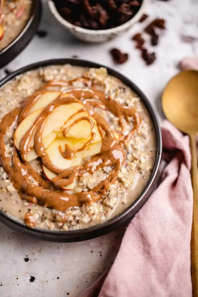 Apple Cinnamon Overnight Oats (vegan, gluten-free)