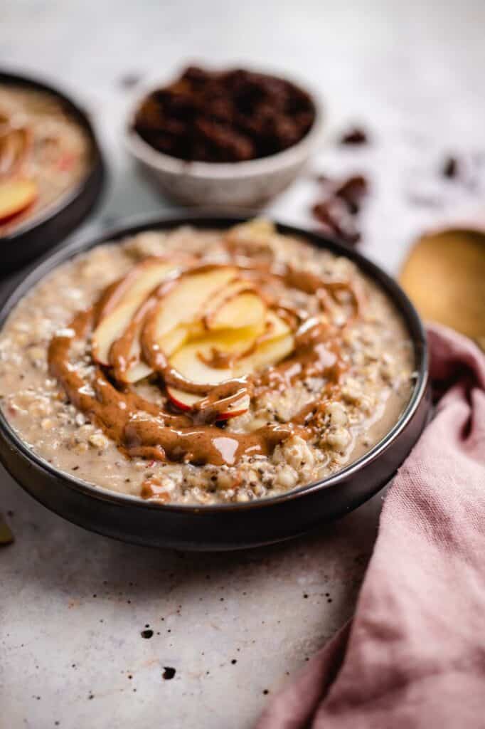 Apple Cinnamon Overnight Oats (vegan, gluten-free)