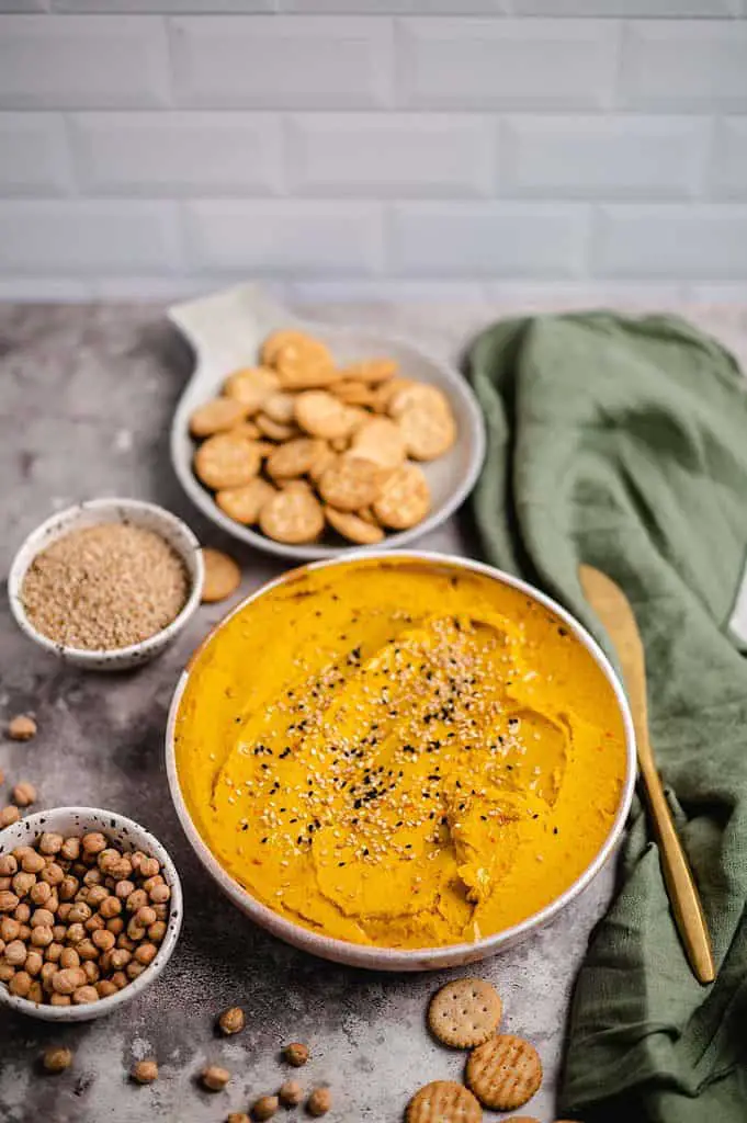 Roasted pumpkin hummus (vegan &amp; gluten-free)