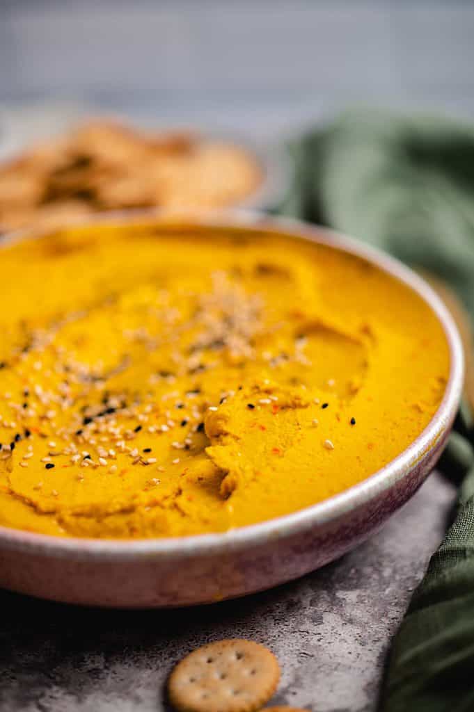 Roasted pumpkin hummus (vegan &amp; gluten-free)