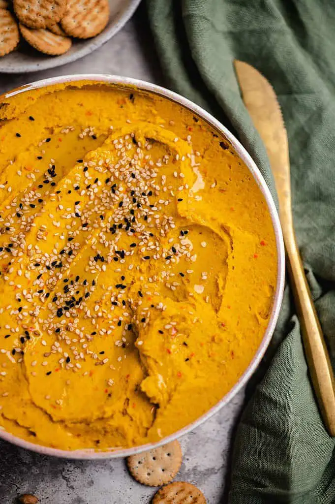 Roasted pumpkin hummus (vegan &amp; gluten-free)