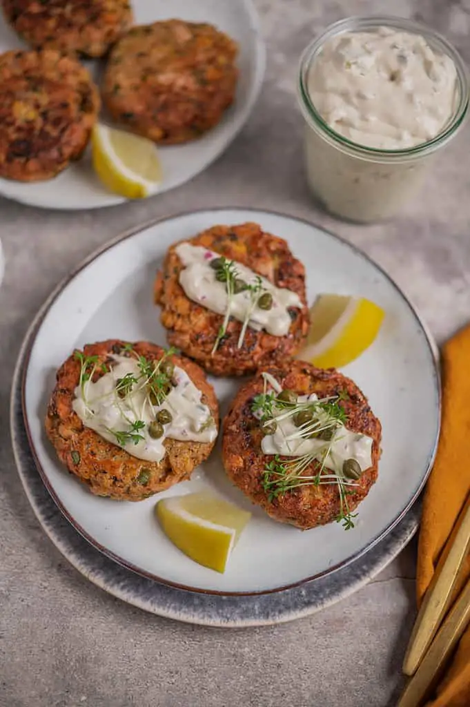 Fischfrikadellen mit Jackfruit und Kichererbsen